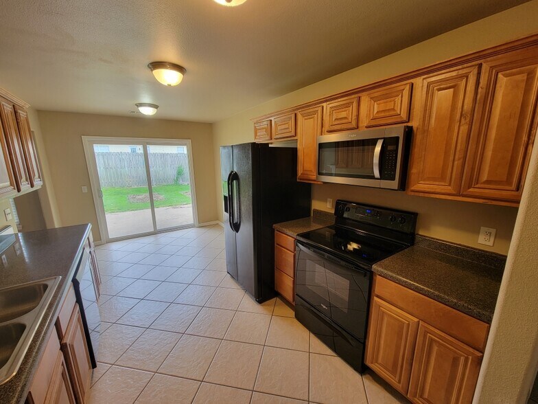 Building Photo - 1303 East Ken Leach Court