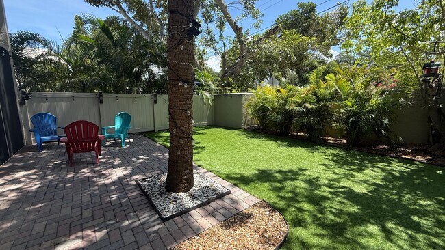 Building Photo - Charming 2/2 Seasonal Rental in Sarasota – Minutes from the Beach! Private Courtyard Included!!
