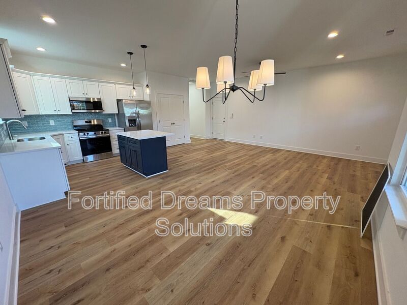 Building Photo - 3145 Chapel St