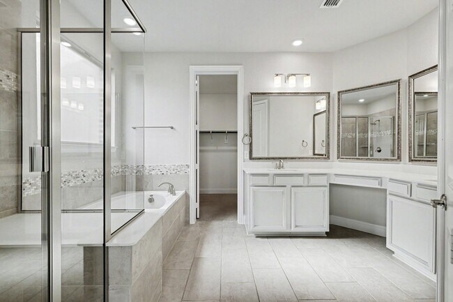 Building Photo - 2317 Willow Garden Dr
