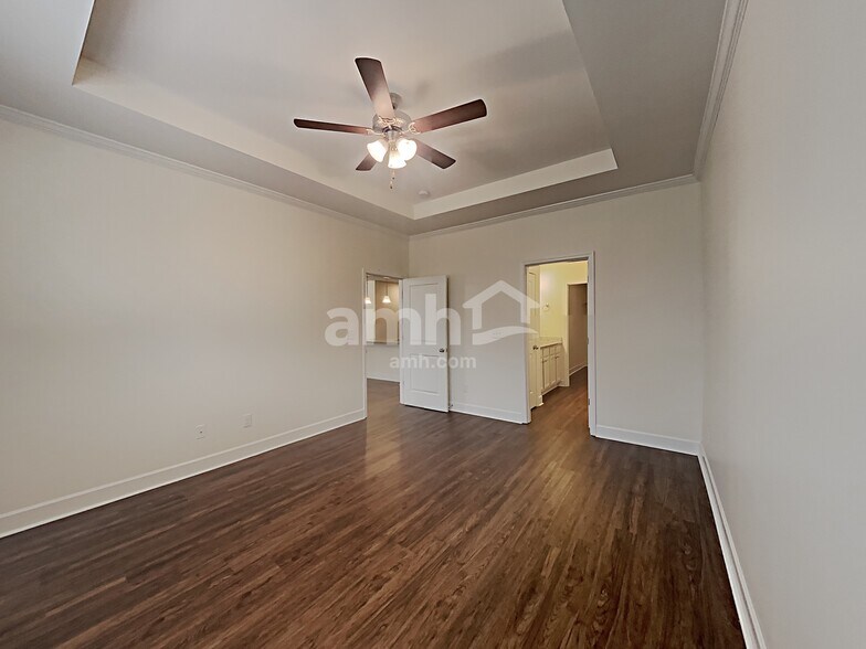 Building Photo - 4324 Longfellow Dr