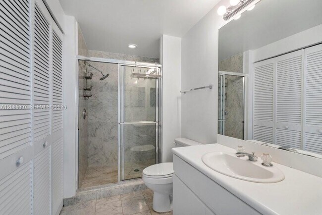 Building Photo - 16400 Collins Ave