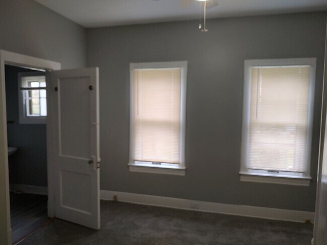 Building Photo - 1326 Sale Ave