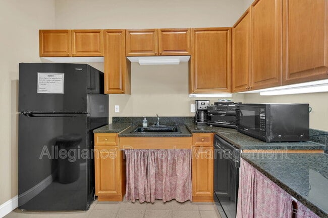 Building Photo - 4560 Strutfield Ln