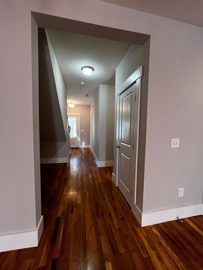 Building Photo - 110 Ellsworth Manor Dr