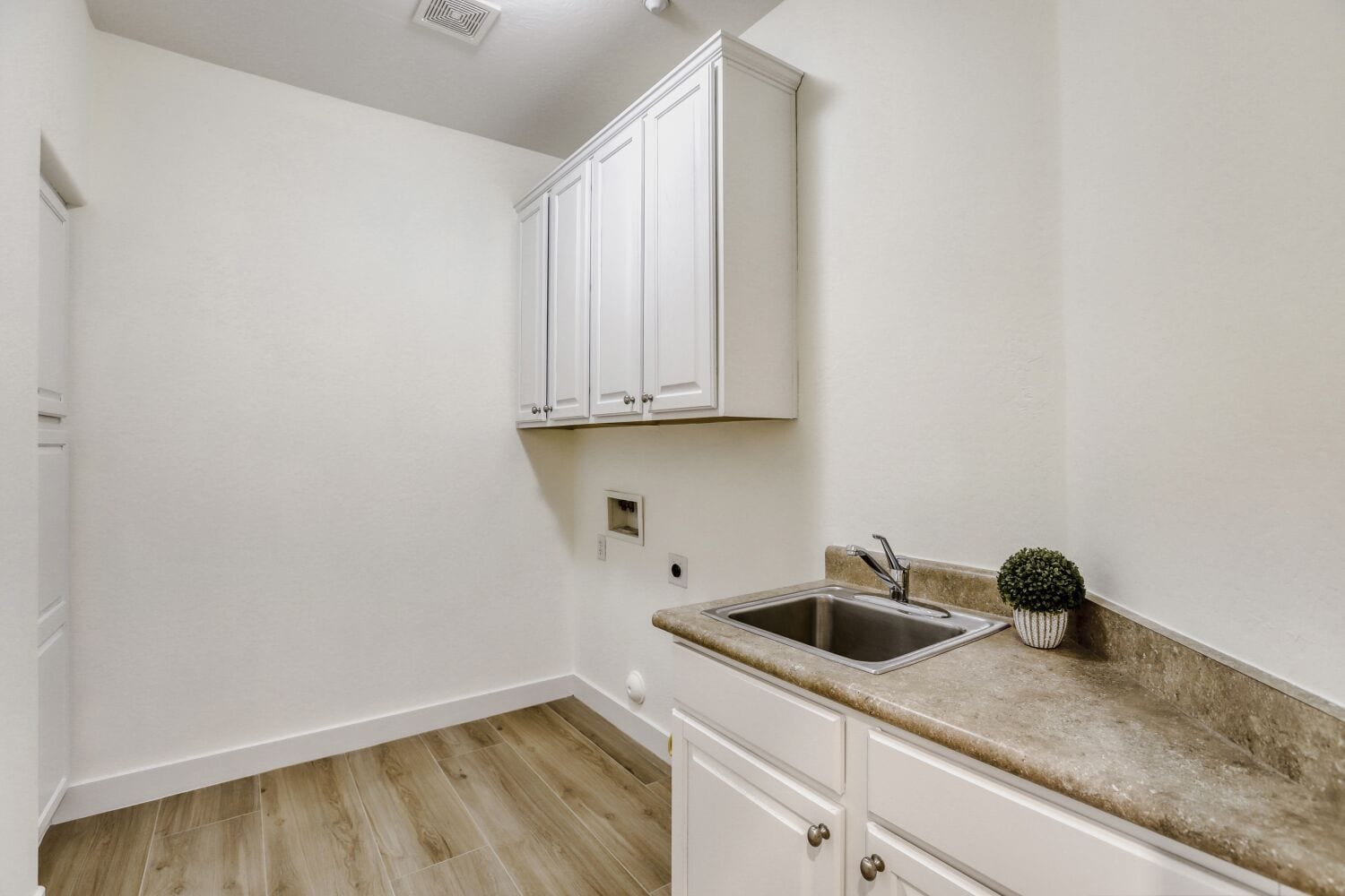 Building Photo - 16844 N 98th Pl