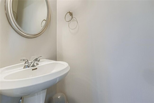 Building Photo - 6414 Queens Court Trace