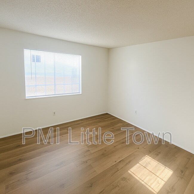 Building Photo - 13290 E Jewell Ave