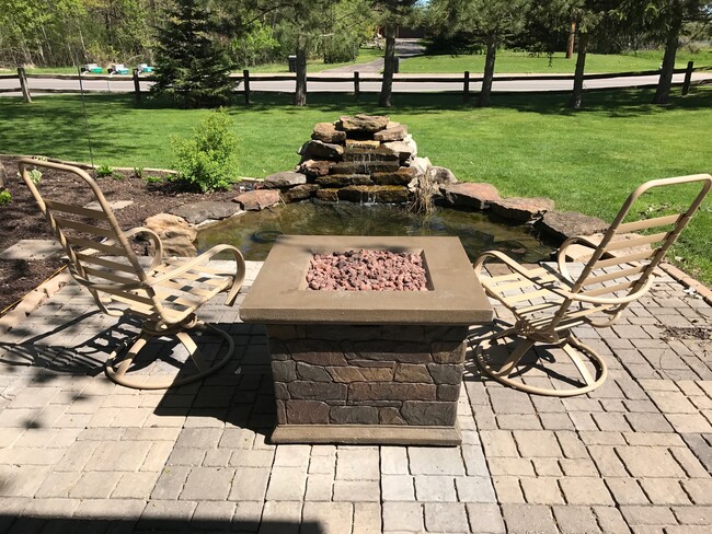 Front Yard Gas Firepit - 1160 Main St