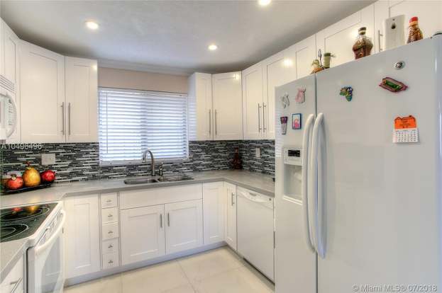 Building Photo - 2740 W 61st St