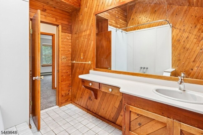 Building Photo - 488 Cedar Ln