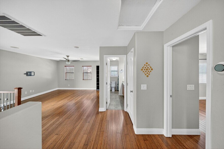 Building Photo - 2353 W Barwick Dr