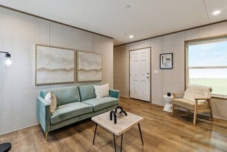 Building Photo - 113 Sundale Trailer Ct