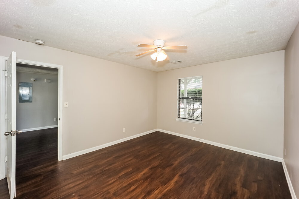 Building Photo - 8272 Canyon Forge Dr