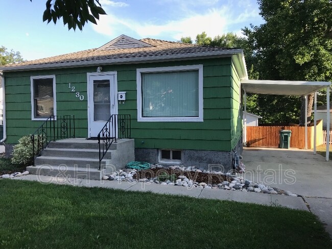Primary Photo - 1230 Yale Ave