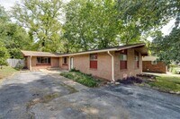 Building Photo - 4363 Montview Dr