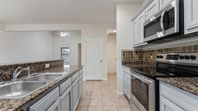 Building Photo - 3000 SW Windrift Ave