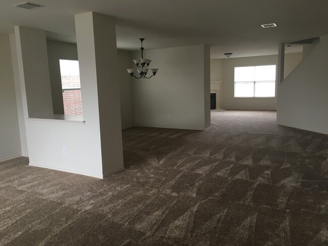 Building Photo - Texas Sized Home 5/3/2