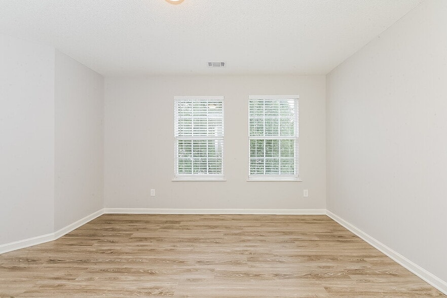 Building Photo - 1618 Thornwick Trace