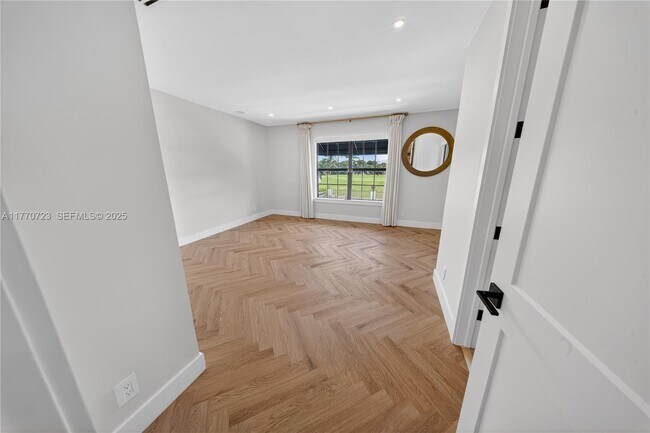 Building Photo - 4312 NE 22nd Ave