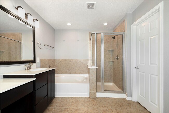 Building Photo - 24015 Adobe Ridge Ln