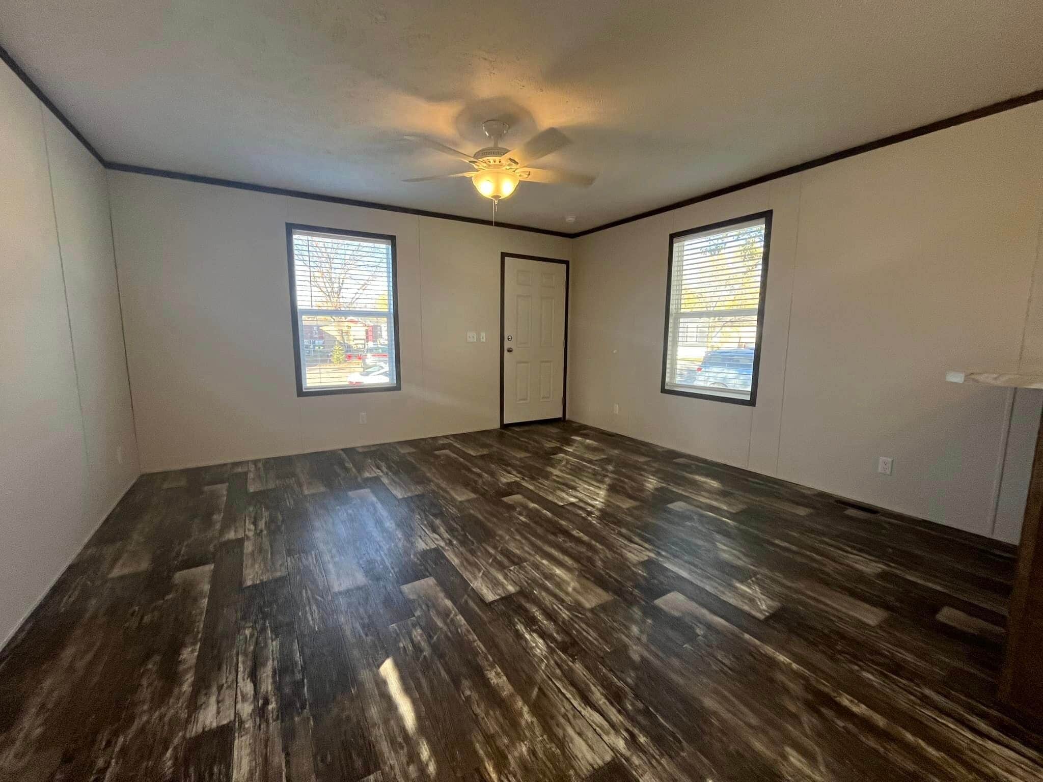 Building Photo - 1319 W Plum St