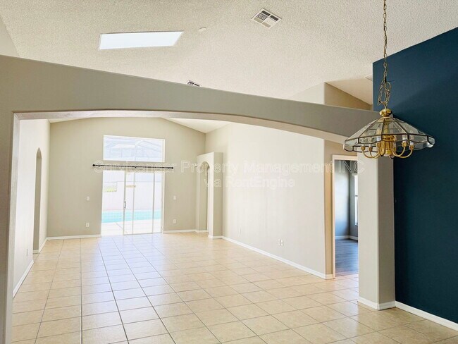 Building Photo - 2506 Oneida Loop