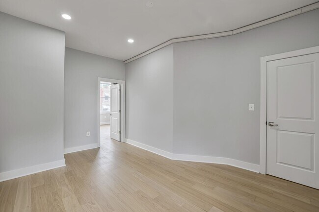 Building Photo - 55 Astor Pl