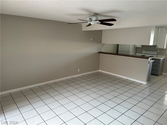 Building Photo - 2158 E Desert Inn Rd