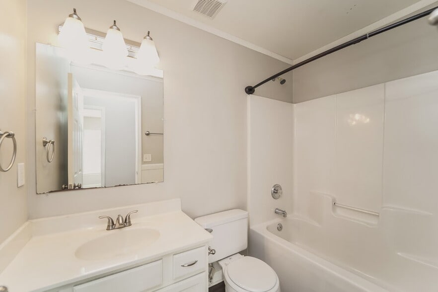 Building Photo - 4245 Barley St SW