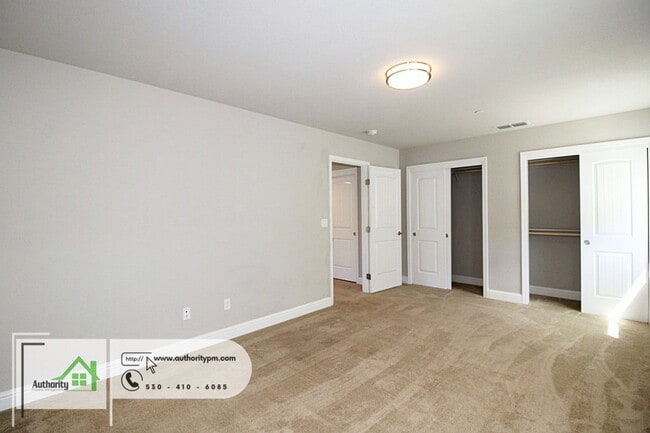 Building Photo - 867 Congaree Ln