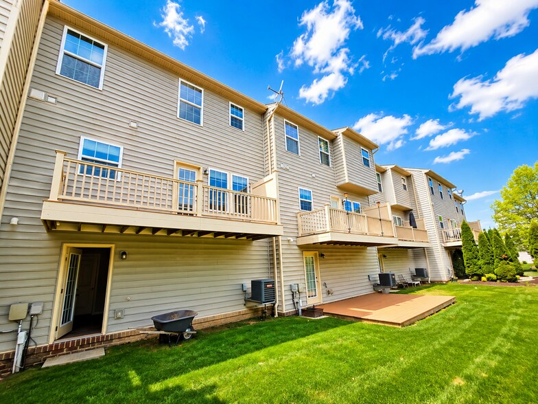 Building Photo - 1502 Pointe View Dr