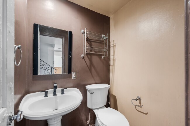 Building Photo - 8743 Topanga Canyon Blvd