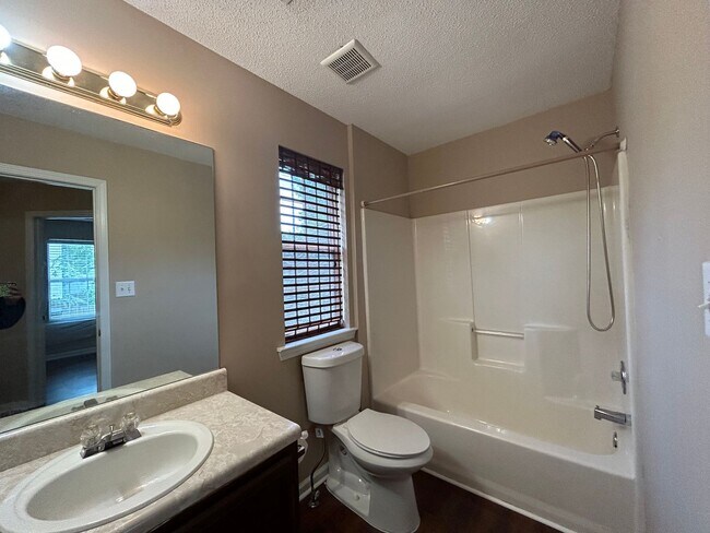 Building Photo - 413 Sherrels Ford