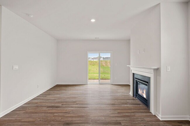 Building Photo - 171 Old Home Rd