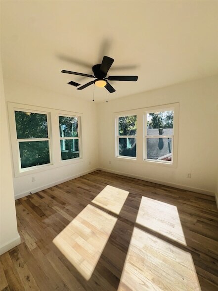 Building Photo - 1235 W Gray St