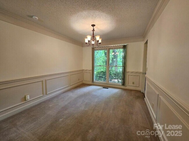 Building Photo - 4015 Brownes Ferry Rd