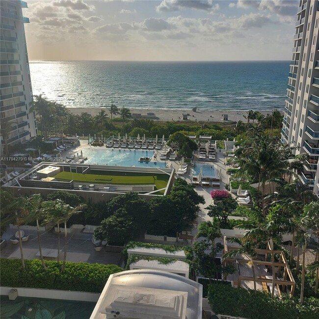 Building Photo - 2301 Collins Ave