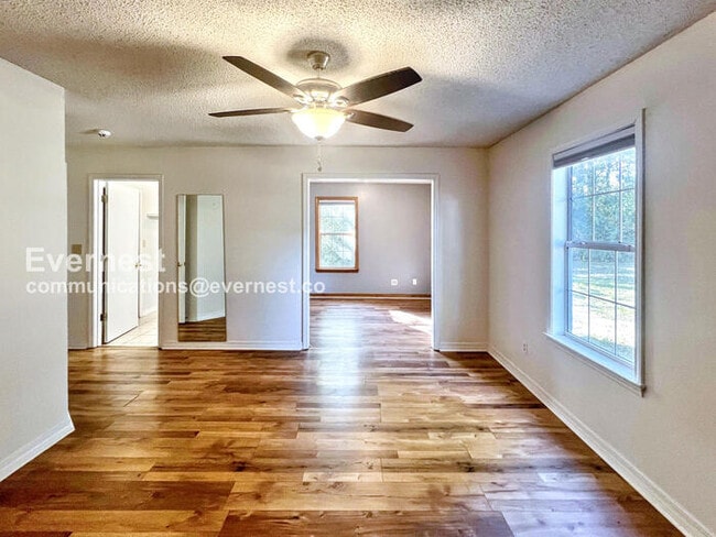 Building Photo - 6 Joel Ln