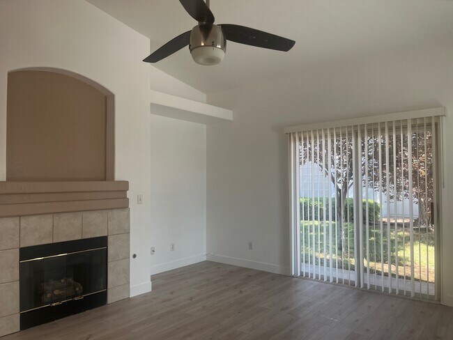 Family Room - 8772 Bridgeport Bay Ave