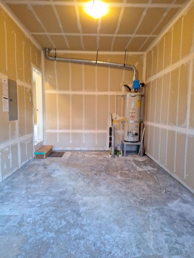 Building Photo - Central Valley Area - 2 Story Home (3Bed, 2.5 Bath)