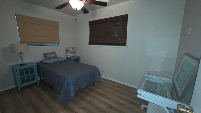 Building Photo - 2910 Wacos Dr