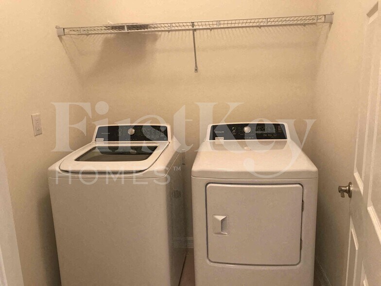 Building Photo - 629 SW 25th Terrace