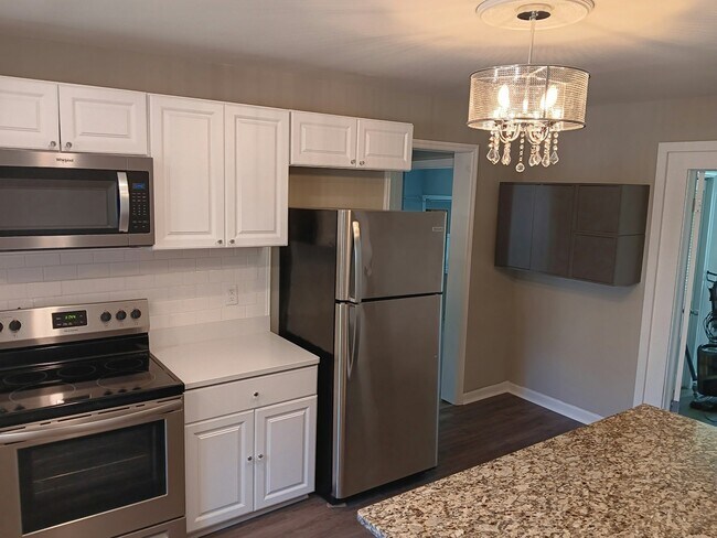 Building Photo - 3 Gallivan St