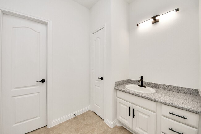 Building Photo - 23514 Bellina Dr