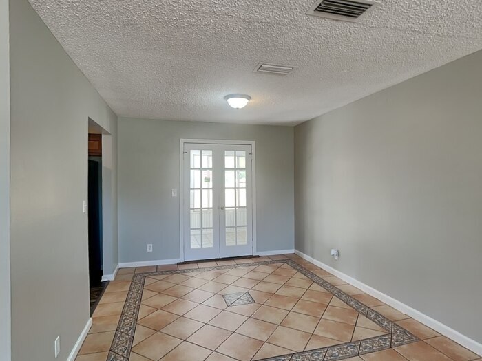 Building Photo - 5608 Moret Dr E