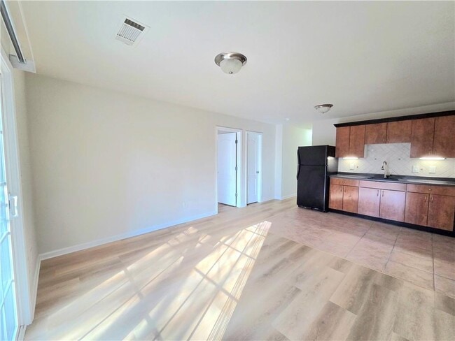 Building Photo - 3044 Cedar Glade Ln NE