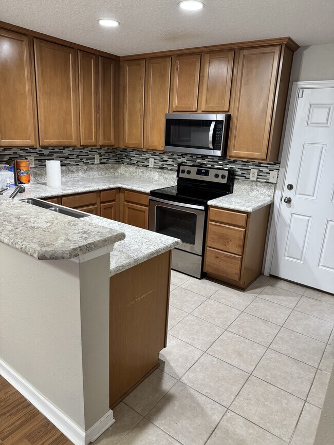 Building Photo - 1500 Calming Water Dr