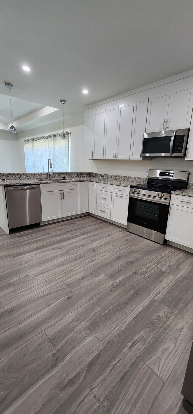 Building Photo - 10925 Red Dragon Ln