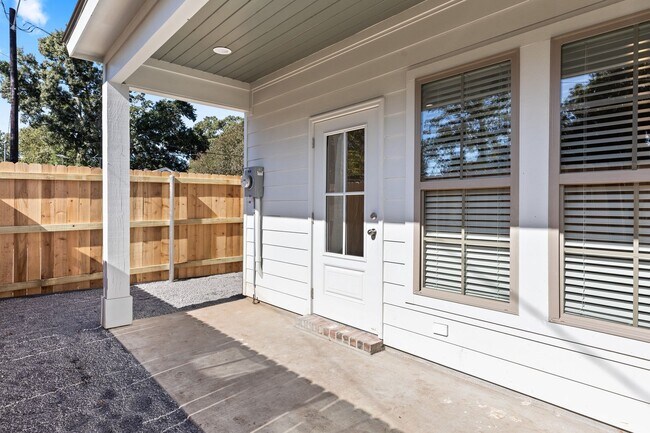 Building Photo - NEW CONSTRUCTION 2 BEDROOM TOWN HOMES